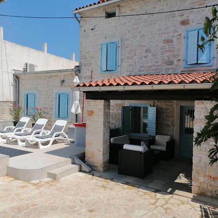 Holiday Home Peruški Exteriör bild