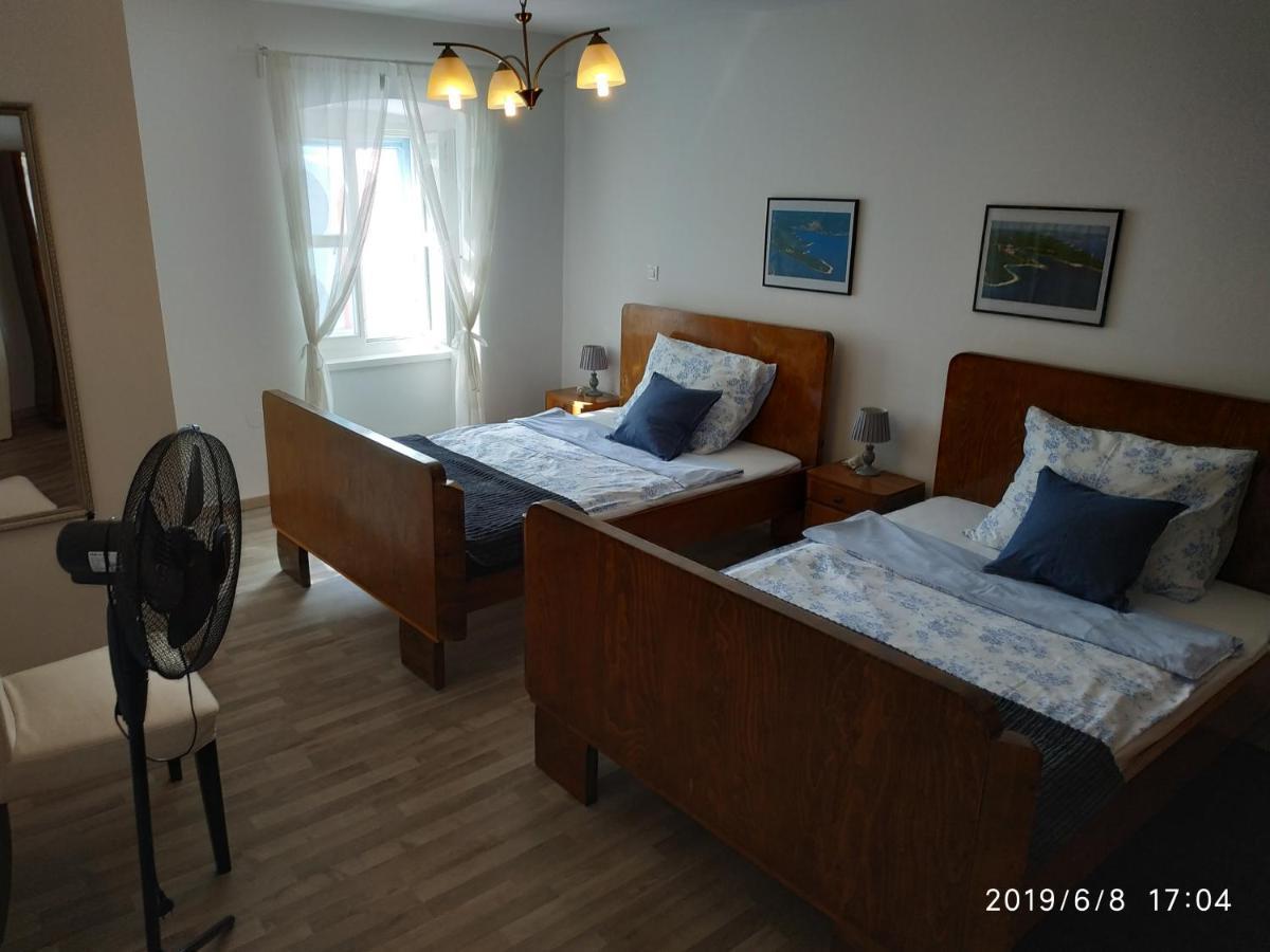 Holiday Home Peruški Exteriör bild