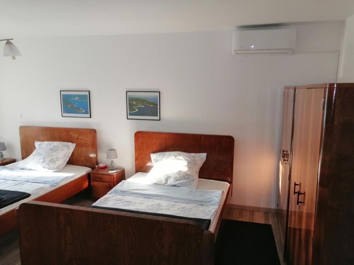 Holiday Home Peruški Exteriör bild