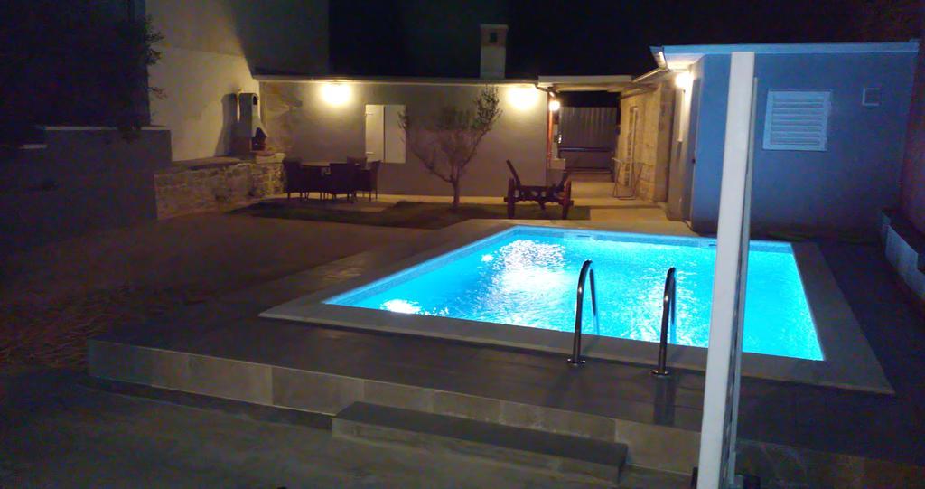 Holiday Home Peruški Rum bild